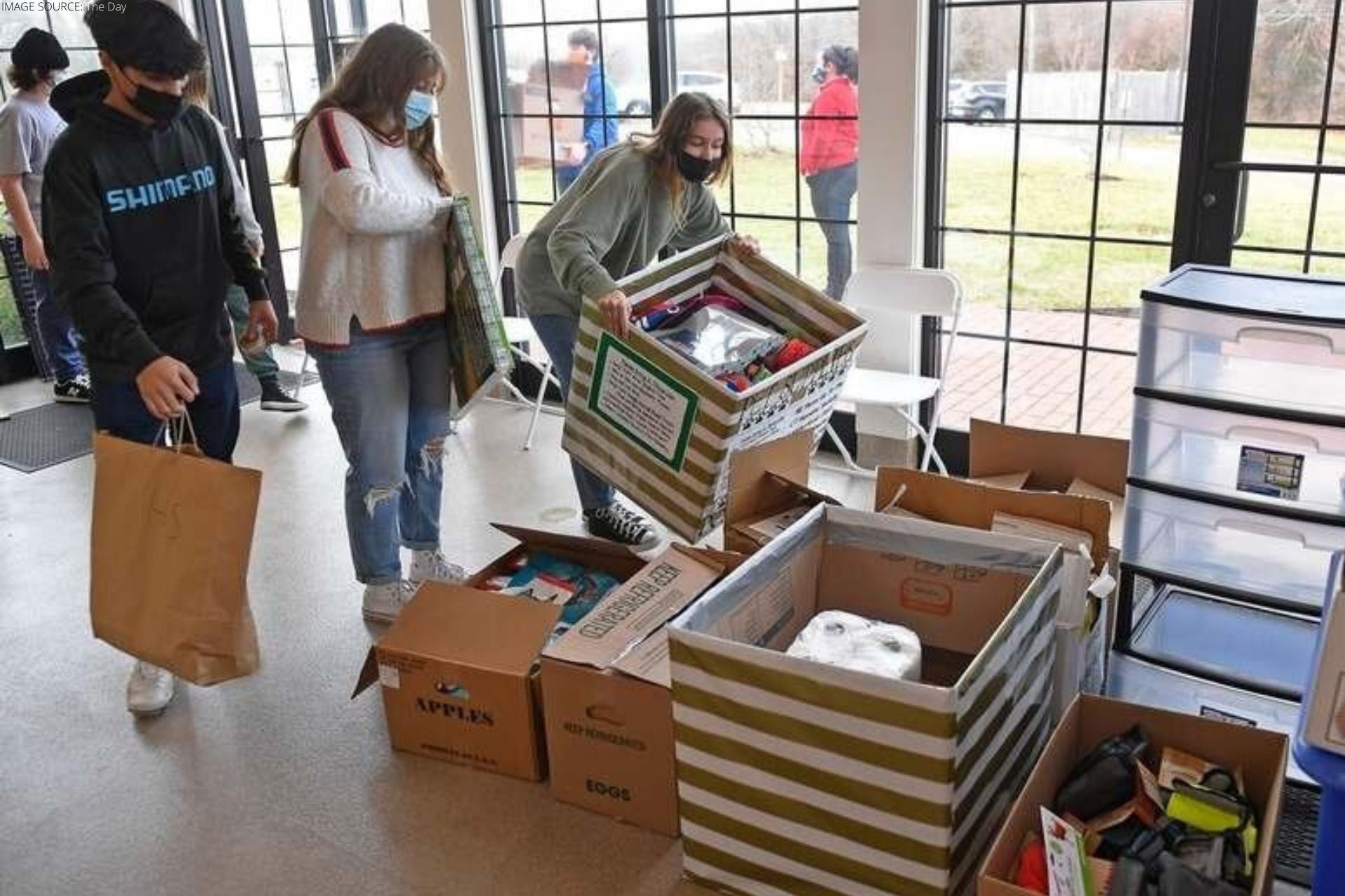 Students from Waterford High School Manage to Donate Over 1200 Items to Animal Shelters
